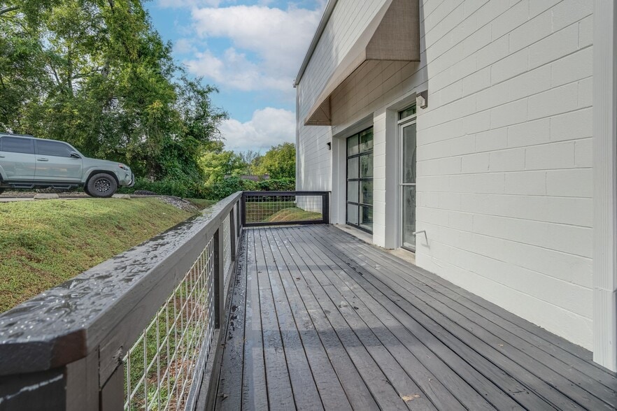 More Photos Of 1056 E Trinity Ln, Nashville Storefront Retail Office For Lease