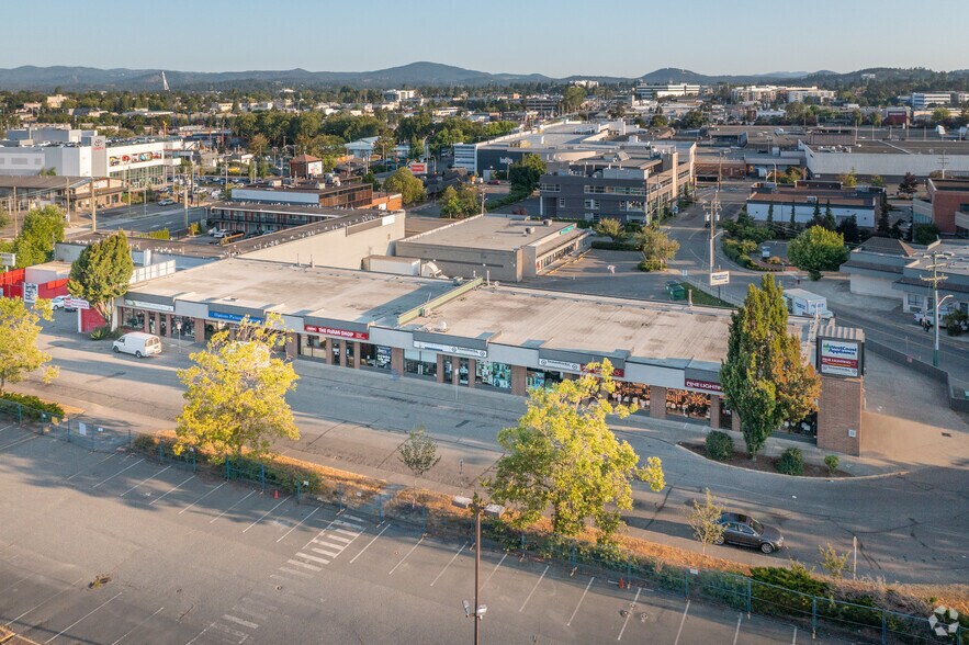 More Photos Of 3090 Nanaimo St, Victoria Flex For Lease