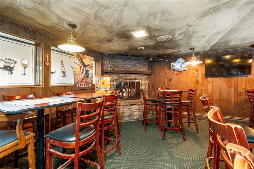 More Photos Of 31 Decatur St, Columbia Restaurant For Sale