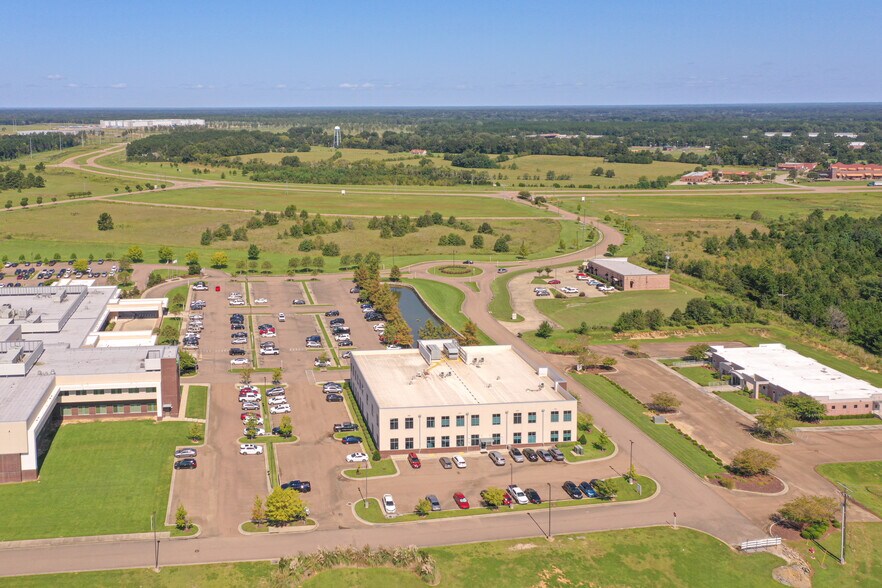 More Photos Of 163 River Oaks Dr, Canton Medical For Lease