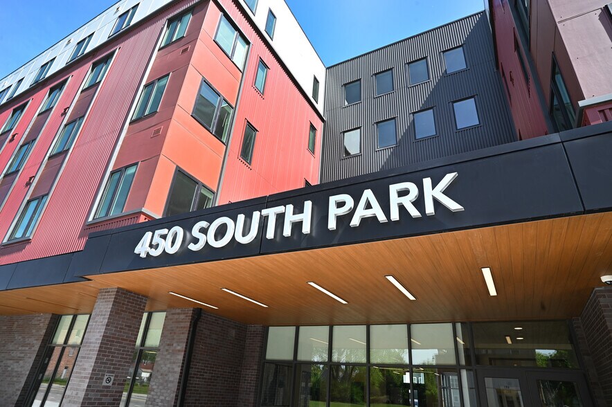 Primary Photo Of 450 S Park Ave, Buffalo Storefront Retail Residential For Lease