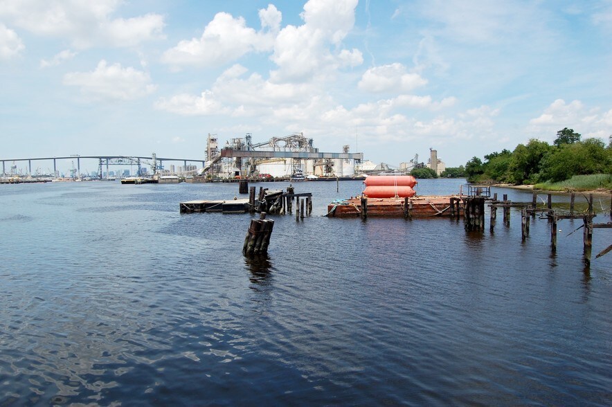 More Photos Of 700 Rosemont Ave, Chesapeake Industrial For Sale