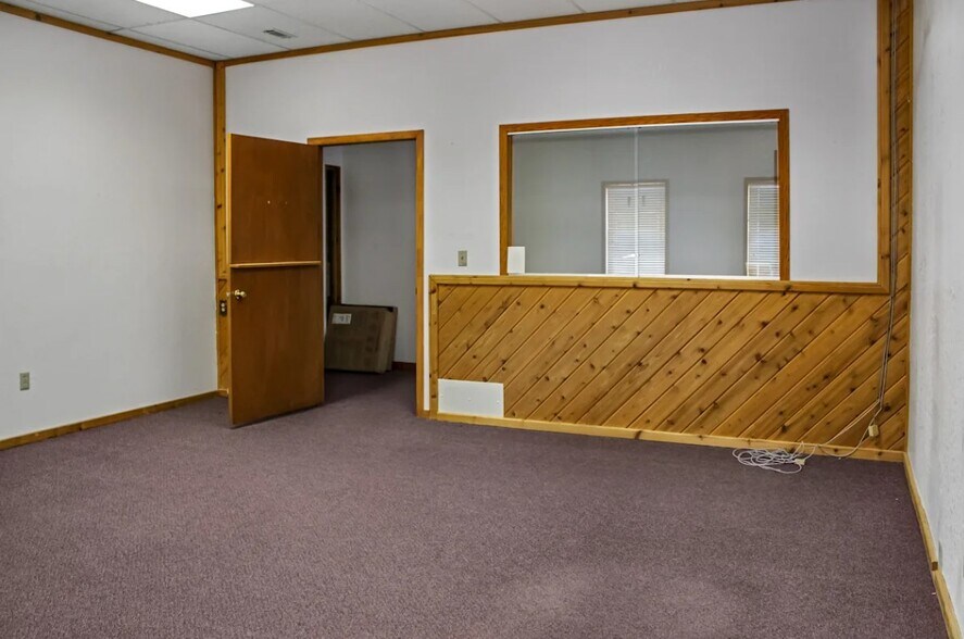 More Photos Of 301 1st St S, Shelby Office For Sale