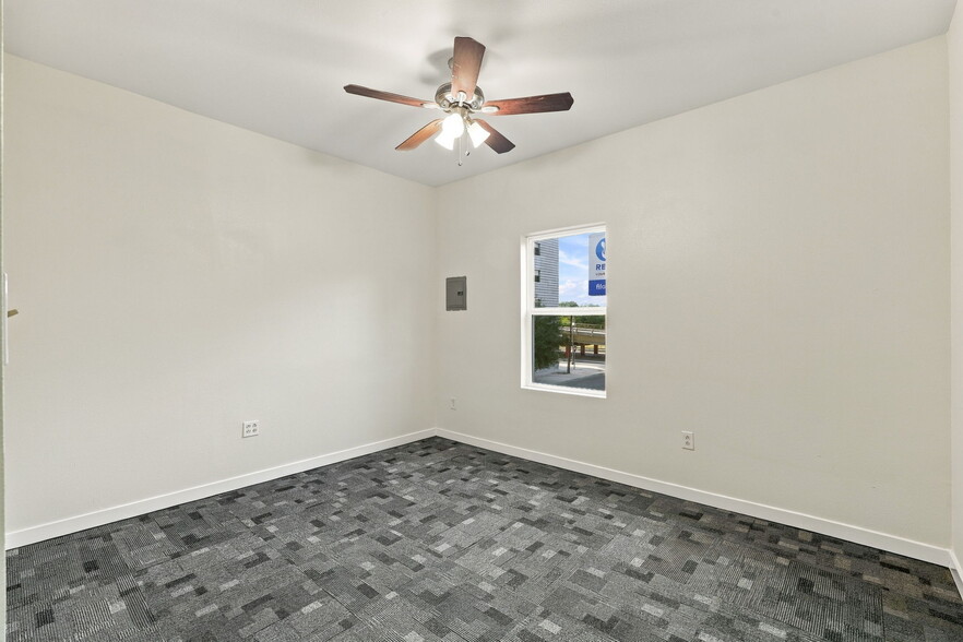 More Photos Of 125 N San Marcos, San Antonio Office Residential For Sale