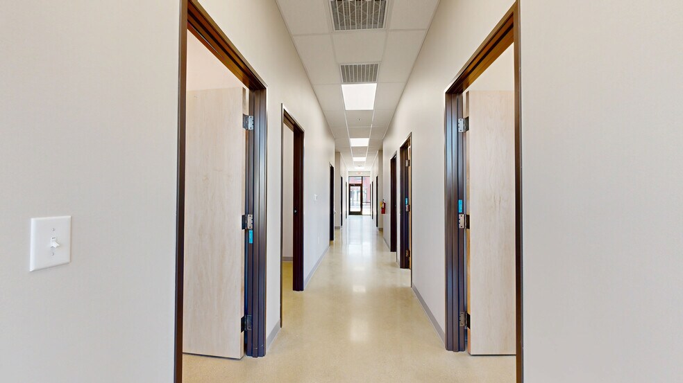 More Photos Of 7001 W. I-10, San Antonio Office For Lease