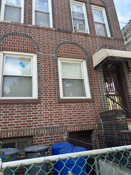 More Photos Of 96 Cypress Ct, Brooklyn Apartments For Sale