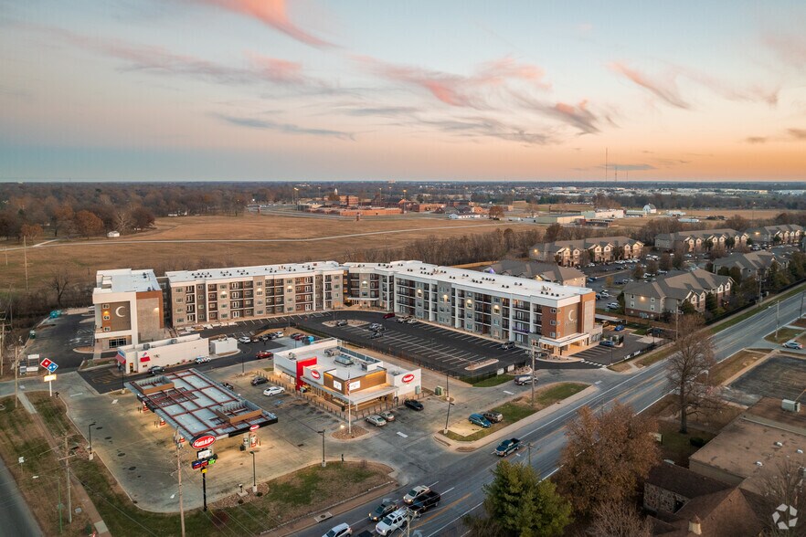 More Photos Of 2620 W Sunshine St, Springfield Apartments For Lease