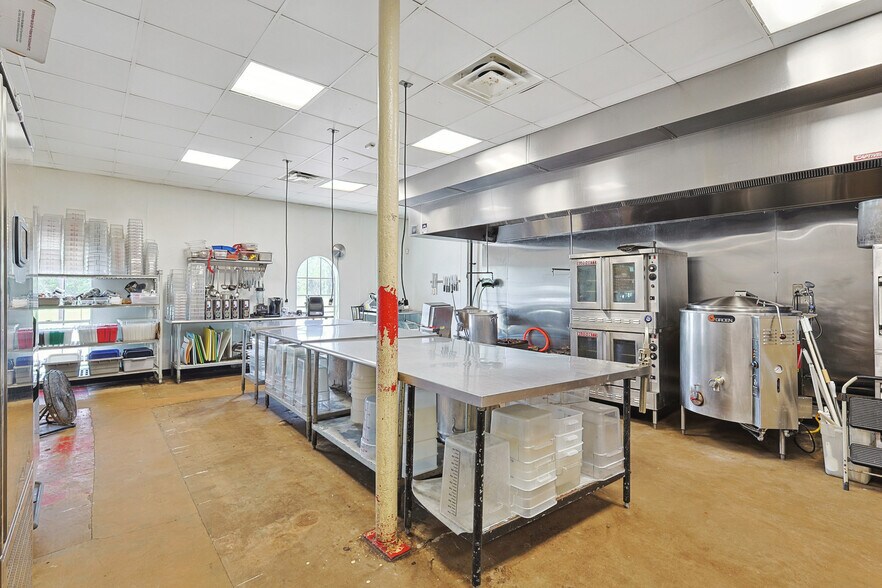 More Photos Of 8620 Clifford St, Fort Worth Restaurant For Sale