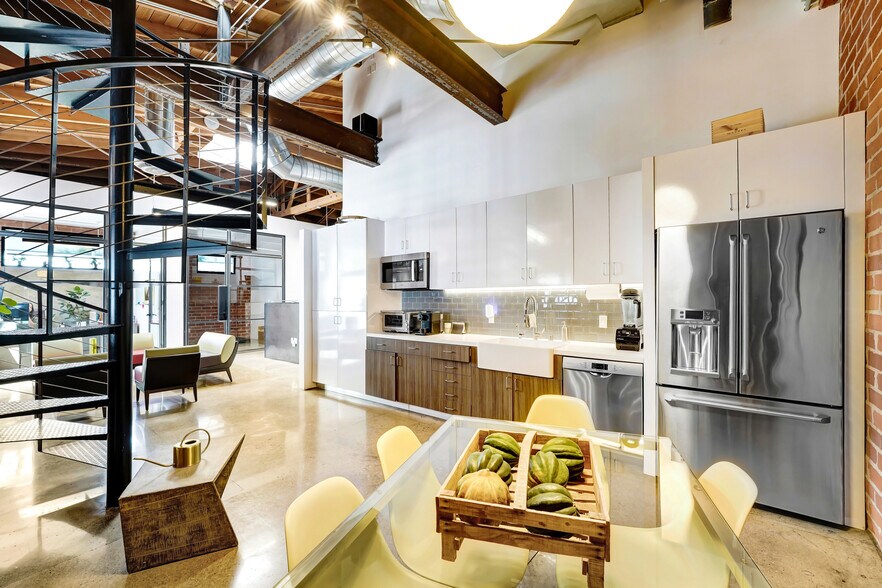 More Photos Of 6122 Washington Blvd, Culver City Office For Sale