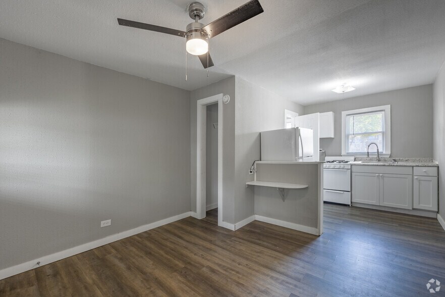 More Photos Of 1605 Water St, Kerrville Apartments For Sale