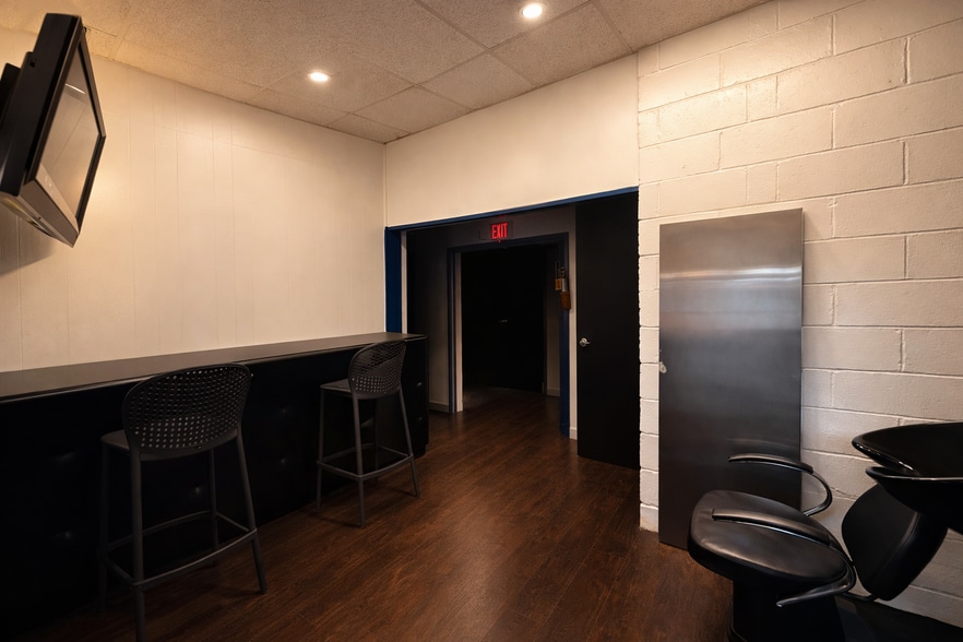 More Photos Of , Atlanta General Retail For Sale