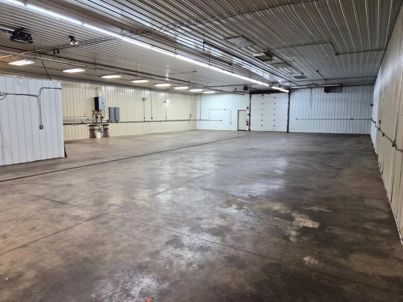 More Photos Of 710 10th St NE, Milaca Warehouse For Sale
