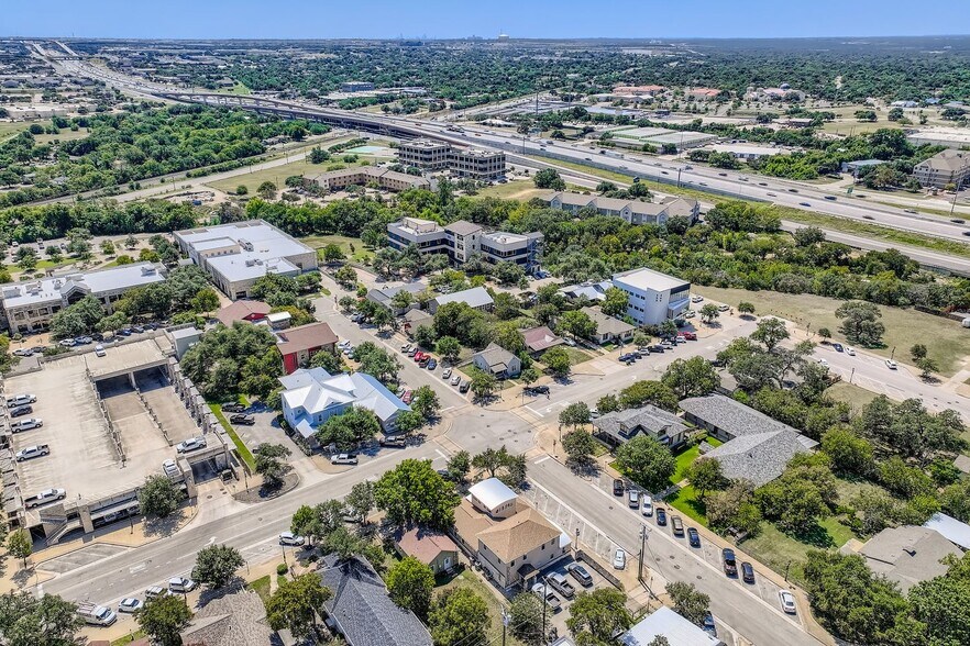 More Photos Of 405 W Main St, Round Rock Daycare Center For Lease