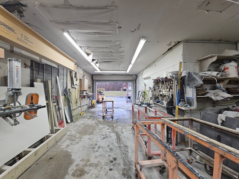 More Photos Of 87 Ronkonkoma Ave, Ronkonkoma Warehouse For Sale