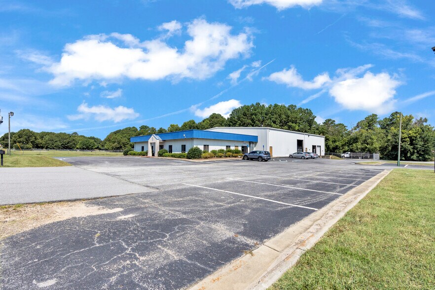 More Photos Of 1703 Marvin Griffin Rd, Augusta Light Distribution For Lease