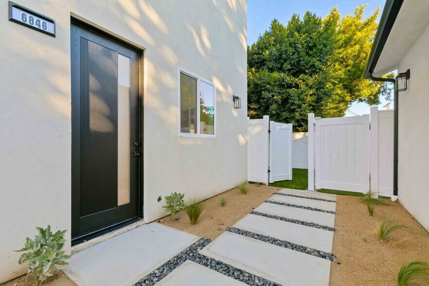 More Photos Of 6842 Cedros Ave, Van Nuys Apartments For Sale