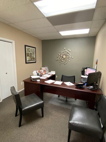 More Photos Of 5818 Balcones Dr, Austin Loft Creative Space For Sale