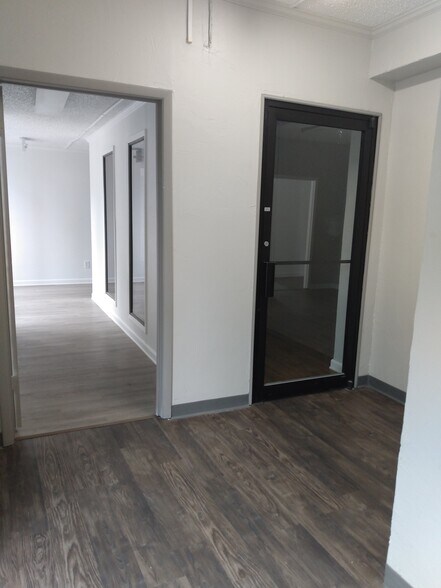 More Photos Of 2019B S Henderson Blvd, Kilgore Medical For Sale