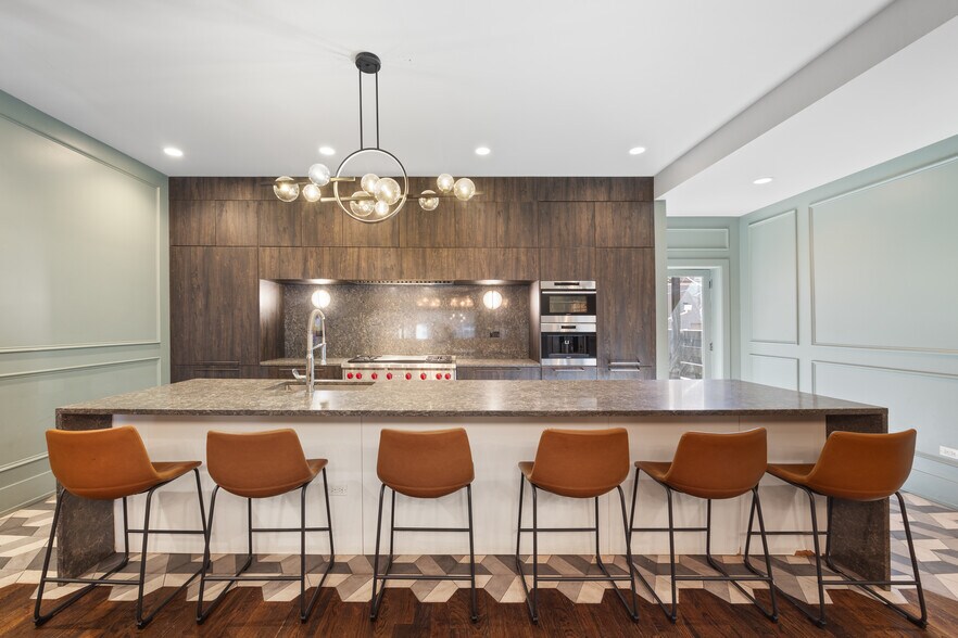 More Photos Of 2521 N Halsted St, Chicago Apartments For Lease