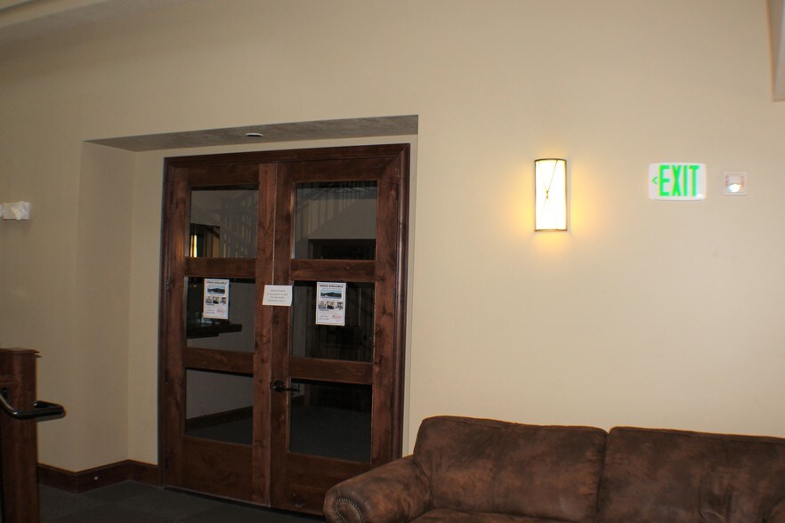 More Photos Of 2620 Commercial Way, Rock Springs Medical For Lease