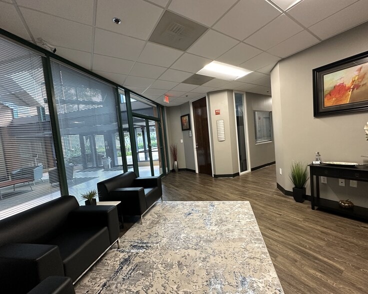 More Photos Of 250 International Pky, Lake Mary Office For Lease