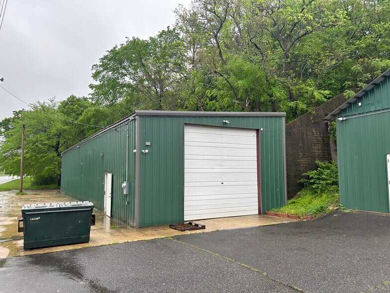 More Photos Of 404-406 Gulpha St, Hot Springs National Park Warehouse For Sale