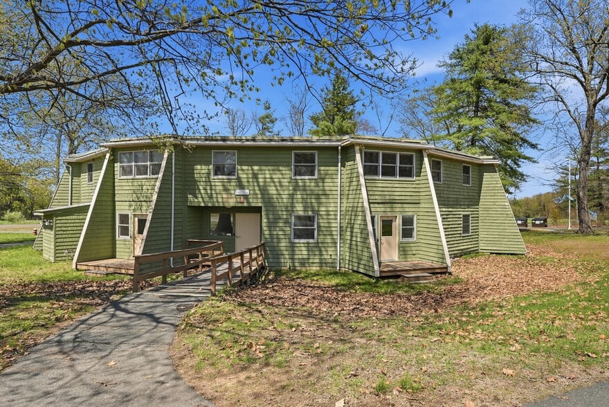 More Photos Of 893 West St, Amherst Schools For Sale