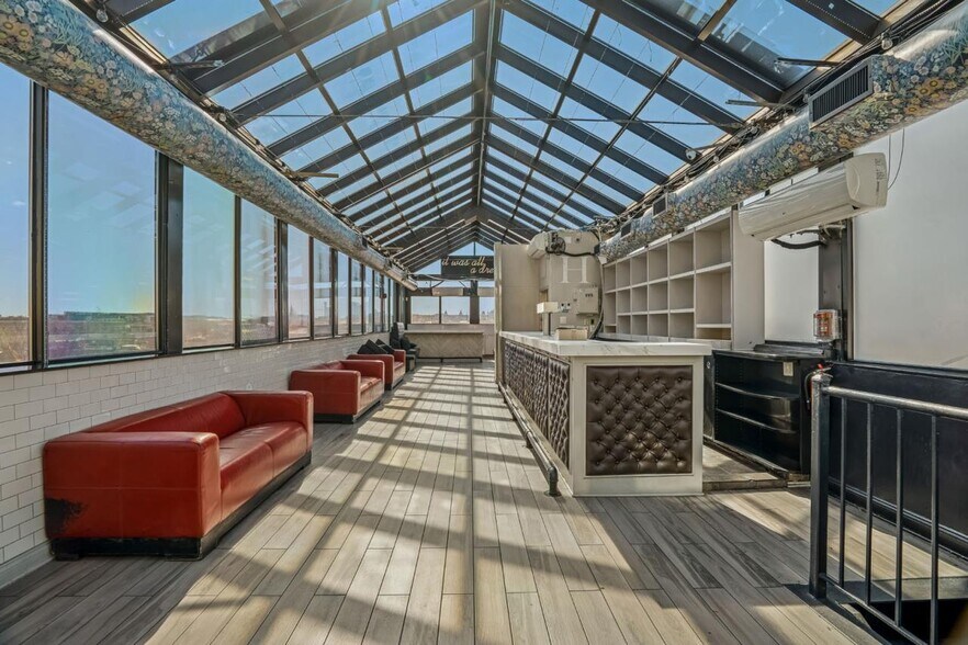 More Photos Of 1336 U St NW, Washington Bar For Sale