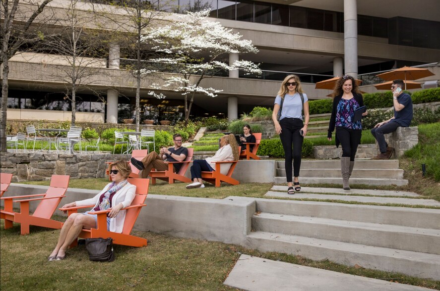 More Photos Of 5901 Peachtree Dunwoody Rd NE, Atlanta Unknown For Lease