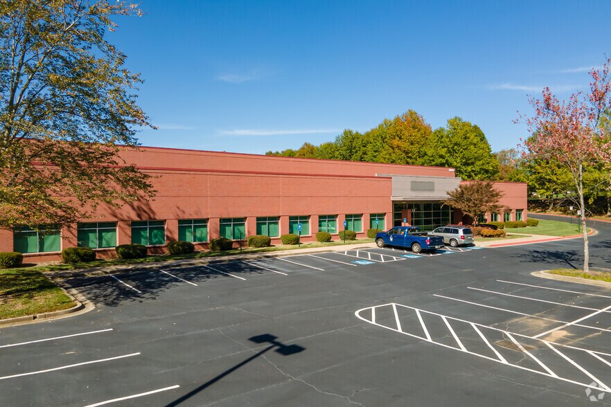 More Photos Of 1100 Cobb Place Blvd NW, Kennesaw Warehouse For Lease
