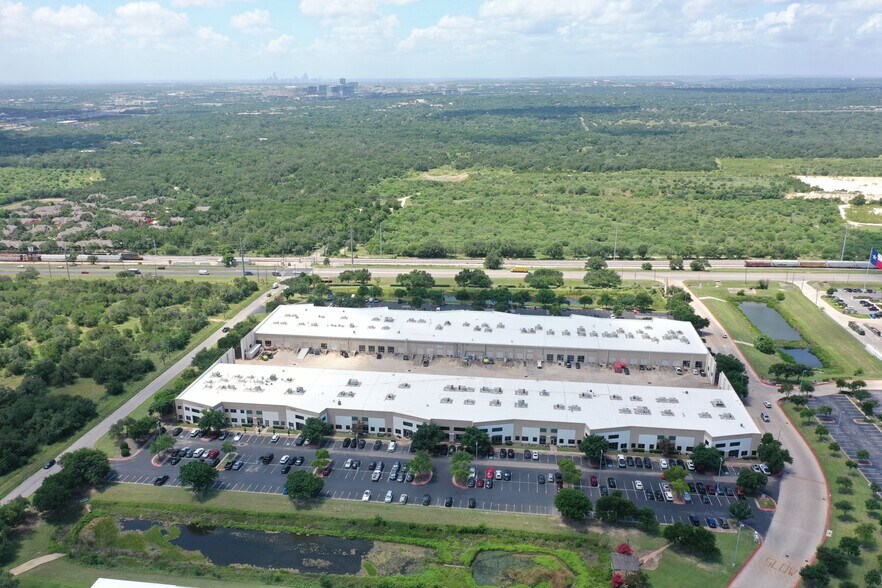 More Photos Of 4616 W Howard Ln, Austin Flex For Lease