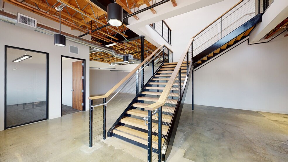 More Photos Of 2445-2460 E 12th St, Los Angeles Unknown For Lease