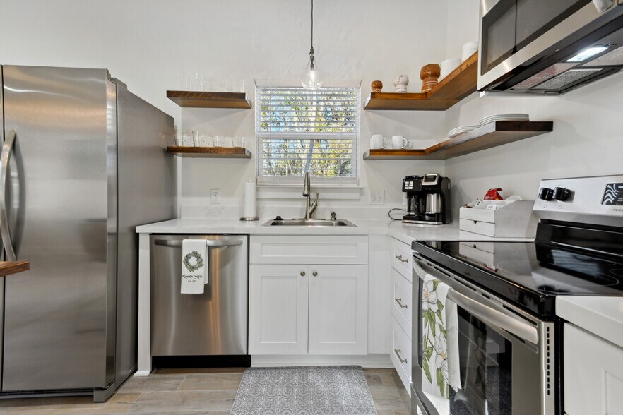 More Photos Of 437 Webster St, Bay Saint Louis Apartments For Sale