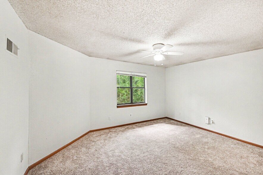More Photos Of 8213 N Everton Ave, Kansas City Multifamily For Sale