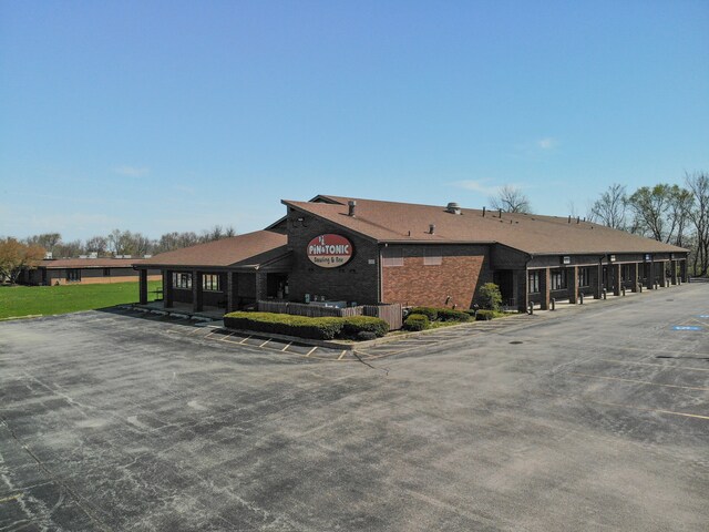 More Photos Of 643 S Dixie Hwy, Beecher Freestanding For Sale