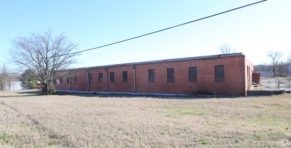 More Photos Of 1224 E 28th St, Little Rock Light Distribution For Lease