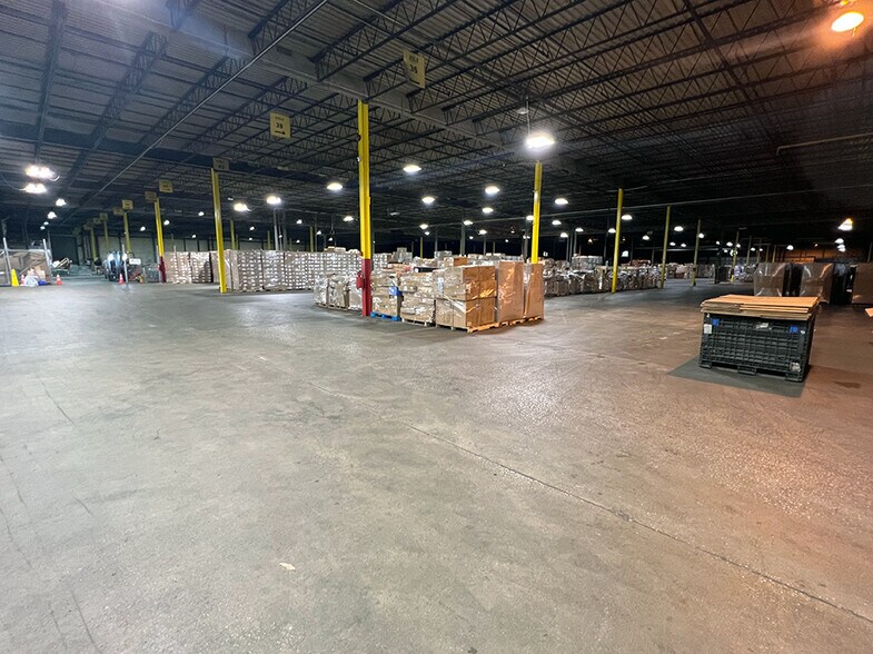 More Photos Of 50 Greenhill Rd, Eldorado Warehouse For Lease