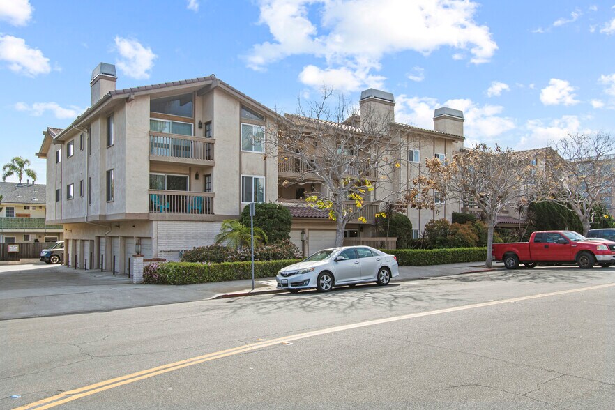 More Photos Of 4069 Goldfinch St, San Diego Apartments For Sale