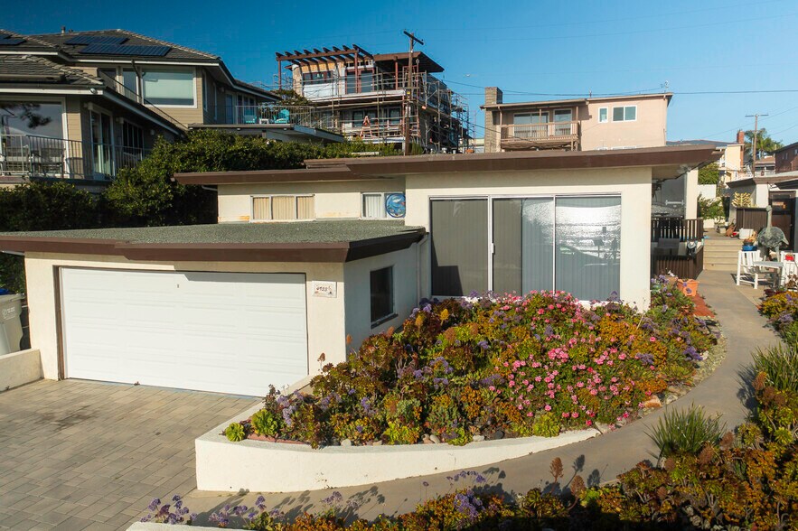 More Photos Of 4933 Ocean Blvd, San Diego Multifamily For Sale