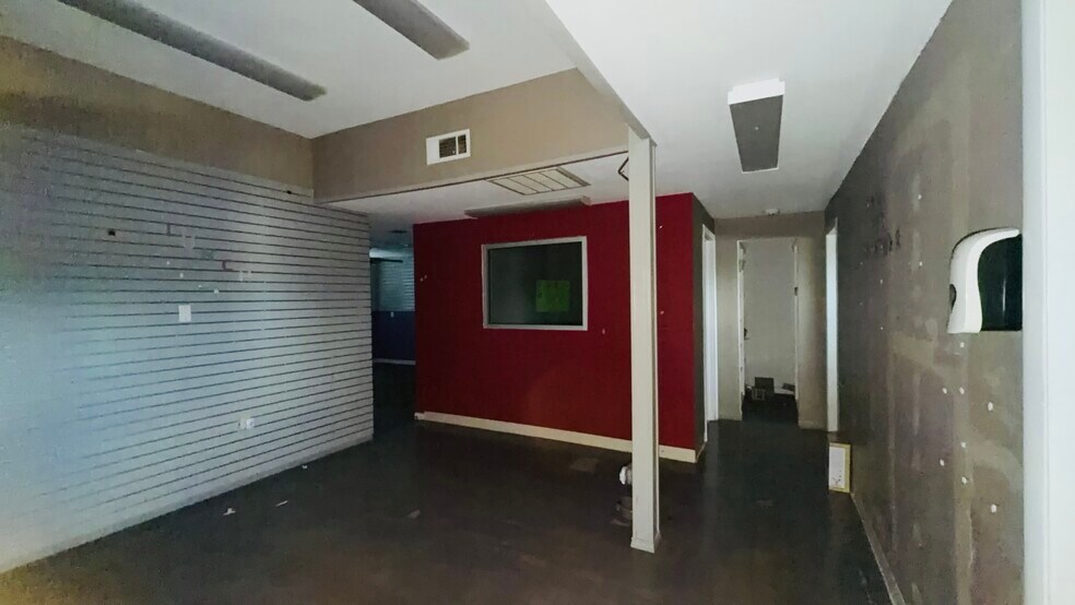 More Photos Of 109 W Midway Dr, Euless Medical For Sale
