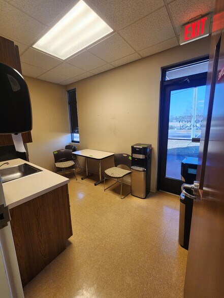 More Photos Of 8400 Northrun Medical Dr, Mechanicsville Office For Lease