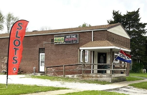 Primary Photo Of 207 W Central Ave, Benld General Retail For Sale