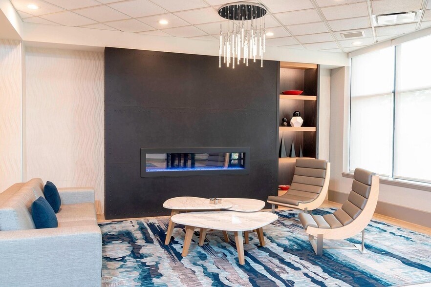 More Photos Of 2747 S 11th St, Kalamazoo Hotel For Sale