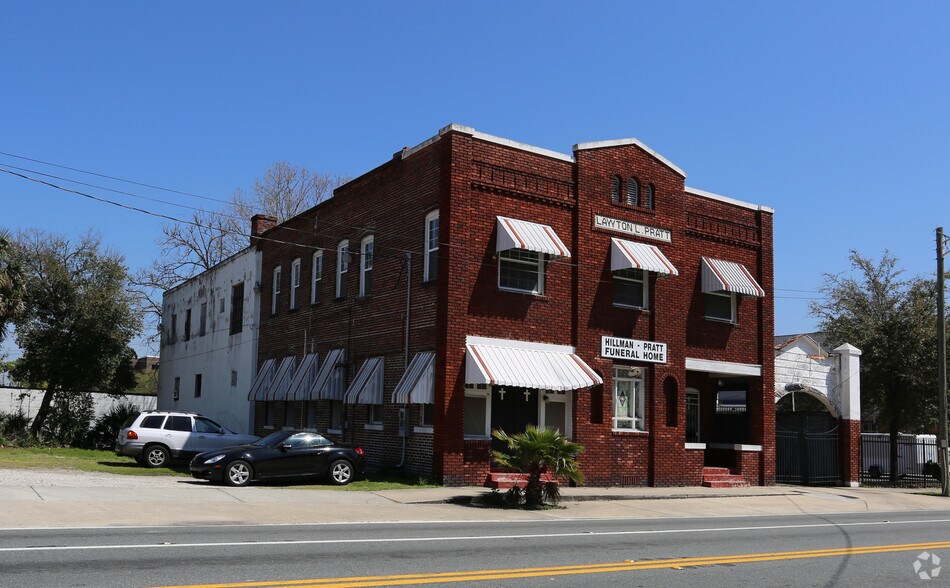More Photos Of 525 Beaver St, Jacksonville Cemetery Mausoleum For Lease