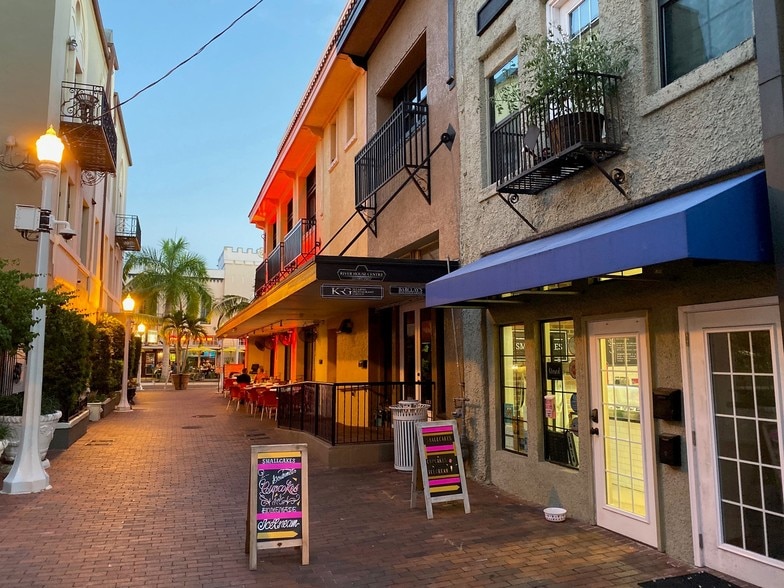 More Photos Of 1412-1414 Bayview Ct, Fort Myers Freestanding For Lease