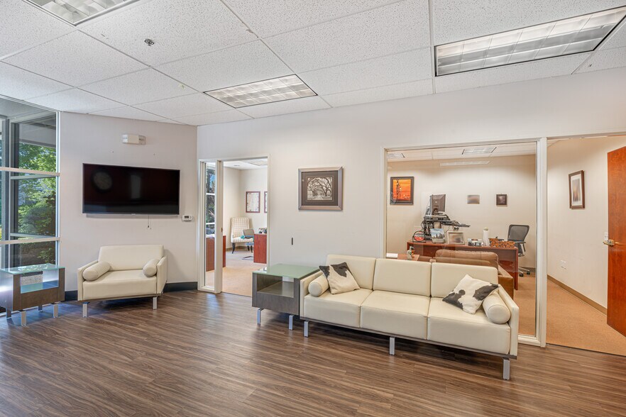 More Photos Of 737 Southpoint Blvd, Petaluma Research And Development For Sale