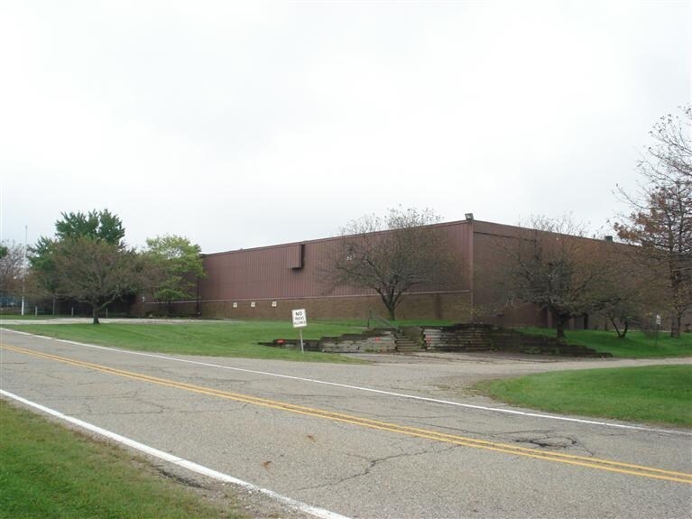 More Photos Of 221 Industrial Dr, Hillsdale Manufacturing For Lease