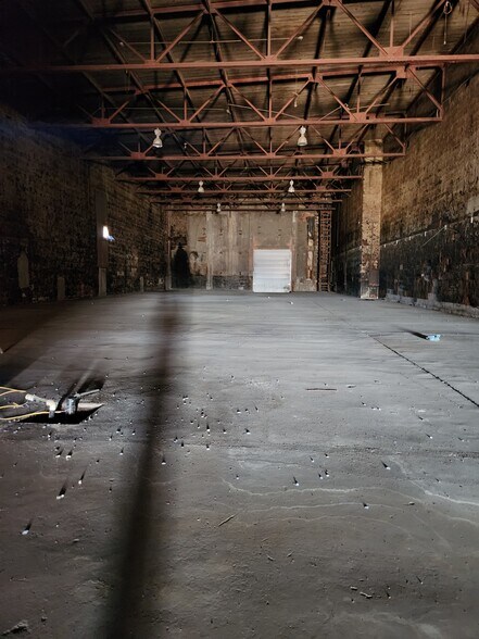 More Photos Of 360 W Commercial Ave, El Centro Warehouse For Lease