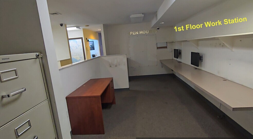 More Photos Of 7115 Northern Blvd, Jackson Heights Office For Sale