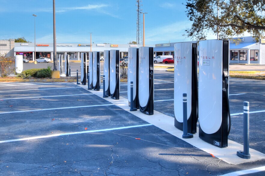 More Photos Of 1202 N Broadway Ave, Bartow Restaurant For Sale